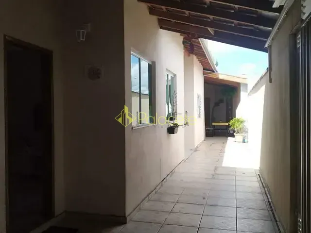 Casa 3 quartos e 2 banheiros, à venda, no bairro Residencial Pasin em Pindamonhangaba