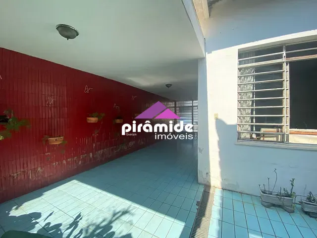 Casa com 384m² 4 quartos e 3 banheiros, à venda, no bairro Centro em São José dos Campos