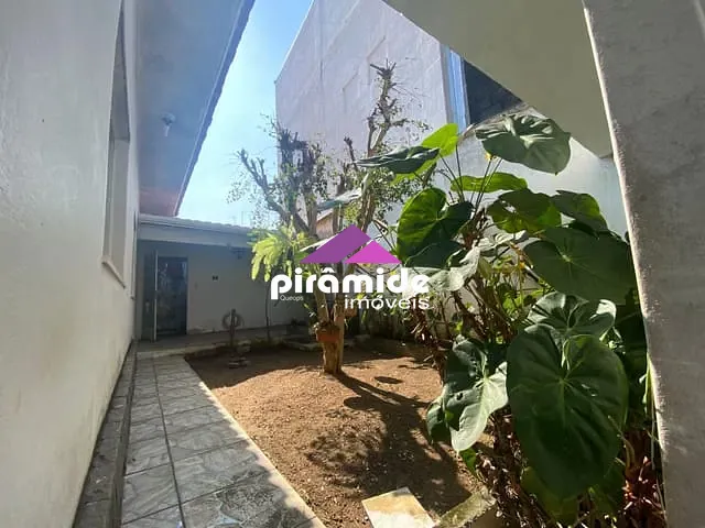 Casa com 384m² 4 quartos e 3 banheiros, à venda, no bairro Centro em São José dos Campos