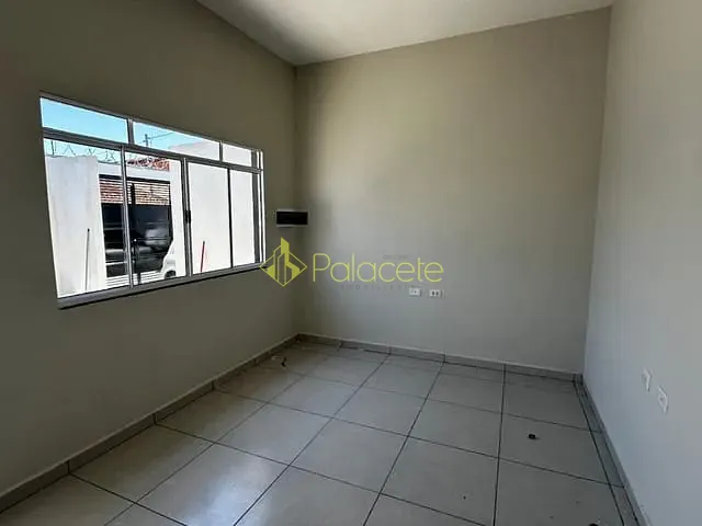 Casa com 120m² 2 quartos e 1 banheiro, à venda, no bairro Conjunto Habitacional Terra dos Ipês II (Fase II) em Pindamonhangaba
