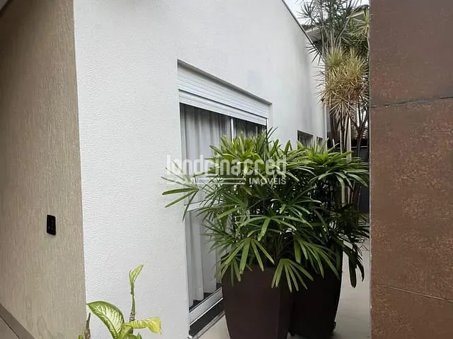 Casa com 650m² 3 quartos e 5 banheiros, à venda, no bairro CONDOMINIO PITANGUÁ em Londrina