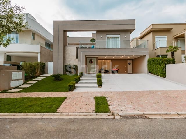Casa com 440m² 4 quartos e 7 banheiros, à venda, no bairro Alphaville em Santana de Parnaíba