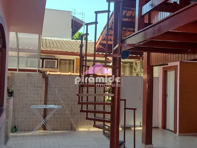Casa com 336m² 3 quartos e 4 banheiros, à venda, no bairro Indaiá em Caraguatatuba