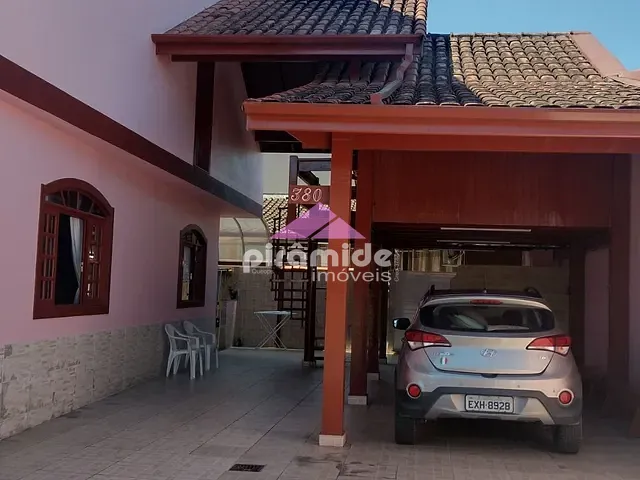 Casa com 336m² 3 quartos e 4 banheiros, à venda, no bairro Indaiá em Caraguatatuba