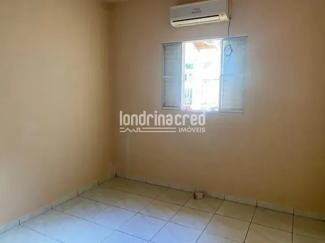 Casa com 200m² 2 quartos e 1 banheiro, à venda, no bairro Califórnia em Londrina