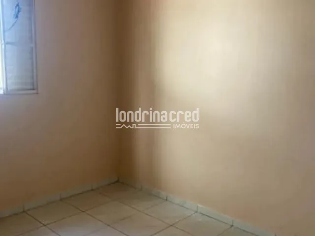 Casa com 200m² 2 quartos e 1 banheiro, à venda, no bairro Califórnia em Londrina