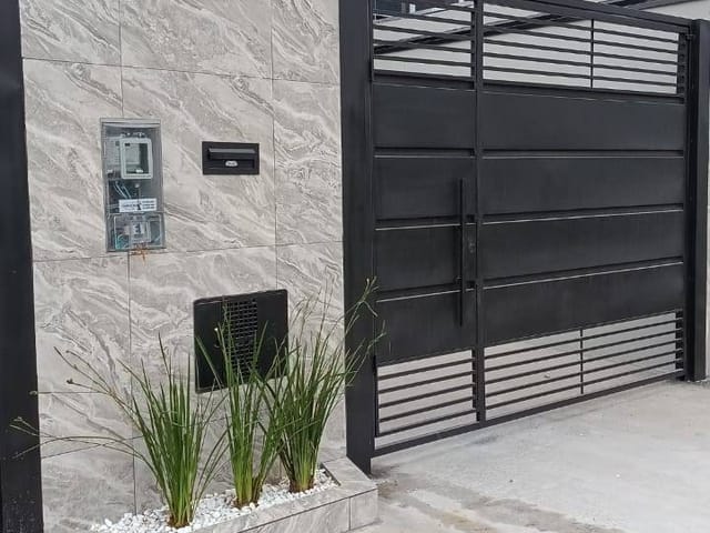 Casa 3 quartos e 1 banheiro, à venda, no bairro Loteamento Residencial e Comercial Araguaia em Pindamonhangaba