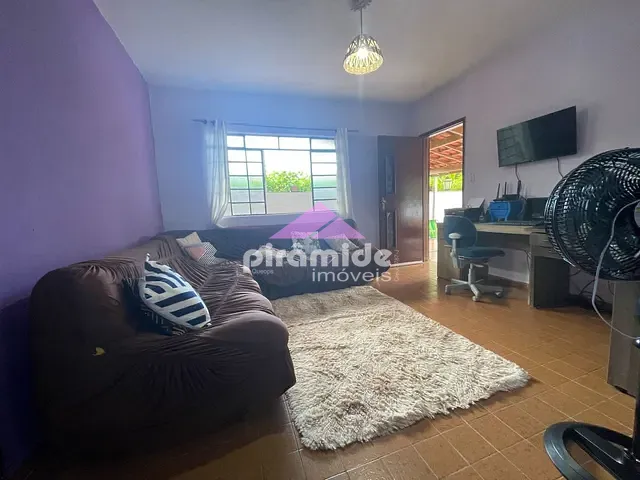 Casa com 360m² 4 quartos e 3 banheiros, à venda, no bairro Park Imperial em Caraguatatuba