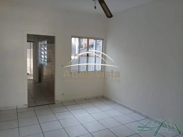 Casa 2 quartos e 1 banheiro, para alugar, no bairro Bela Vista em Osasco