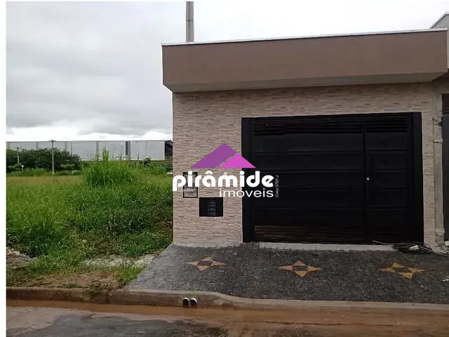 Casa com 153m² 3 quartos e 2 banheiros, à venda, no bairro Jardim Amália em Caçapava