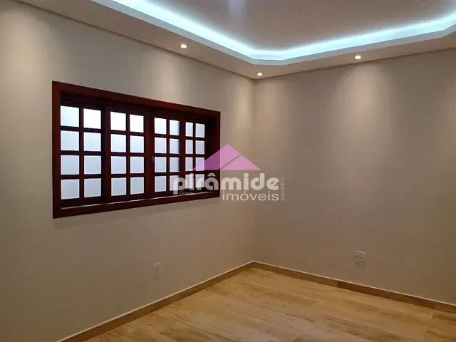 Casa com 153m² 3 quartos e 2 banheiros, à venda, no bairro Jardim Amália em Caçapava
