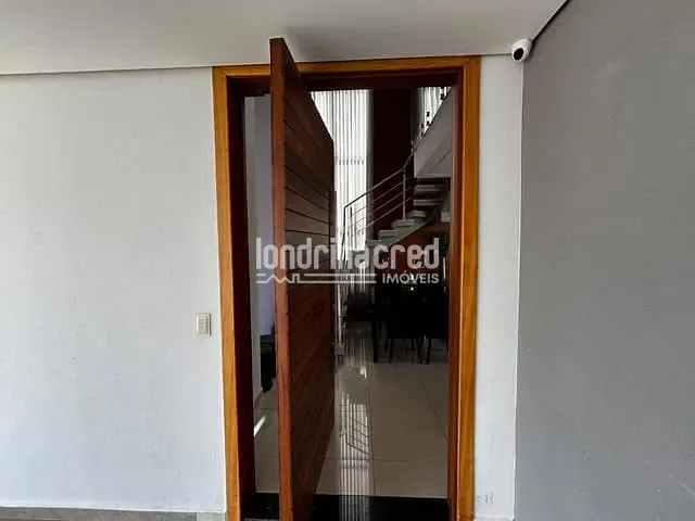 Casa com 252m² 3 quartos e 2 banheiros, à venda, no bairro CONDOMÍNIO MORADA DAS FLORE em Cambé