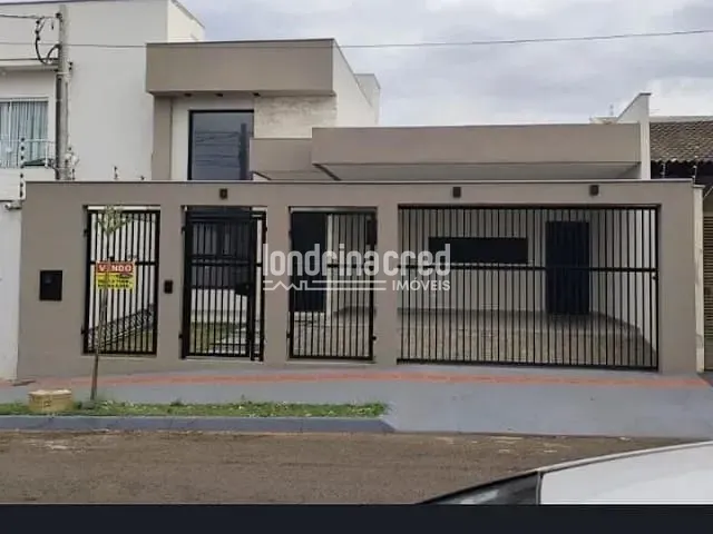 Casa com 250m² 3 quartos e 3 banheiros, à venda, no bairro Loteamento Chamonix em Londrina