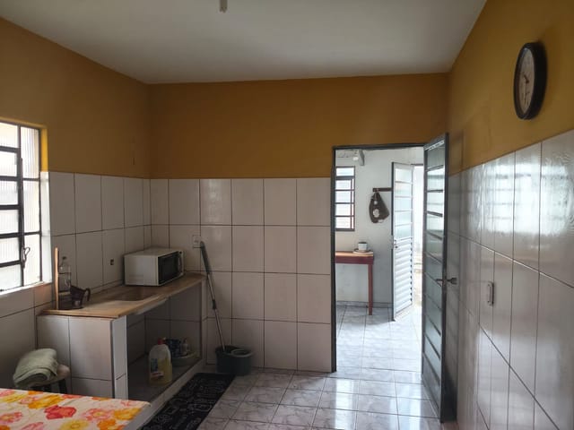Casa com 250m² 2 quartos e 2 banheiros, à venda, no bairro Conjunto Residencial Araretama em Pindamonhangaba
