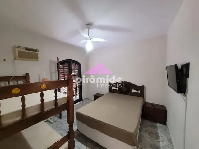 Casa com 360m² 1 quarto e 2 banheiros, à venda ou para alugar, no bairro Balneário dos Golfinhos em Caraguatatuba