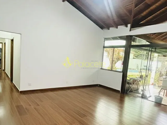 Casa com 450m² 2 quartos e 3 banheiros, à venda, no bairro Nossa Senhora do Perpétuo Socorro em Pindamonhangaba