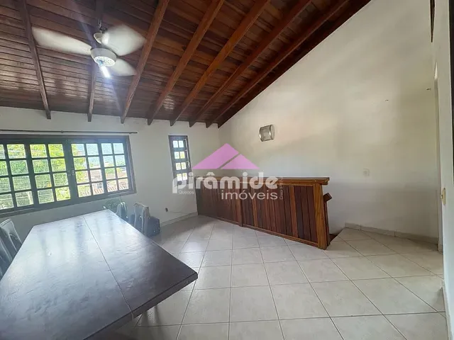 Casa com 363m² 2 quartos e 2 banheiros, à venda, no bairro Jardim Capricornio em Caraguatatuba