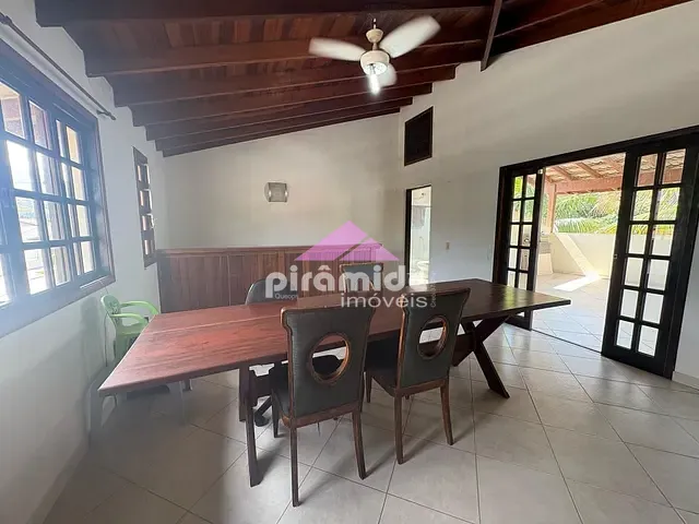 Casa com 363m² 2 quartos e 2 banheiros, à venda, no bairro Jardim Capricornio em Caraguatatuba