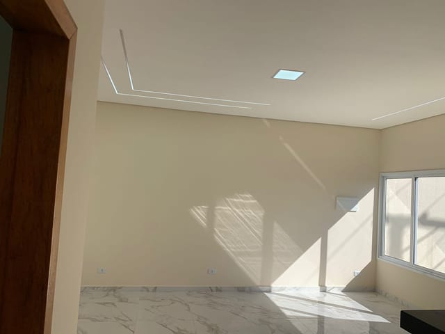 Casa com 200m² 3 quartos e 3 banheiros, à venda, no bairro Vila Suiça em Pindamonhangaba