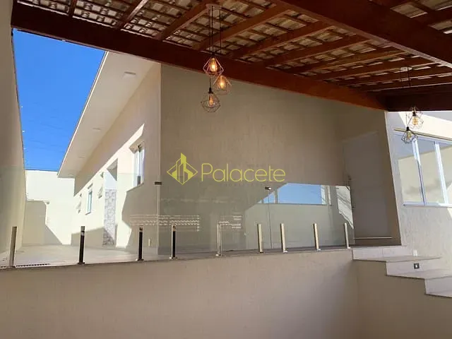Casa com 200m² 3 quartos e 3 banheiros, à venda, no bairro Vila Suiça em Pindamonhangaba