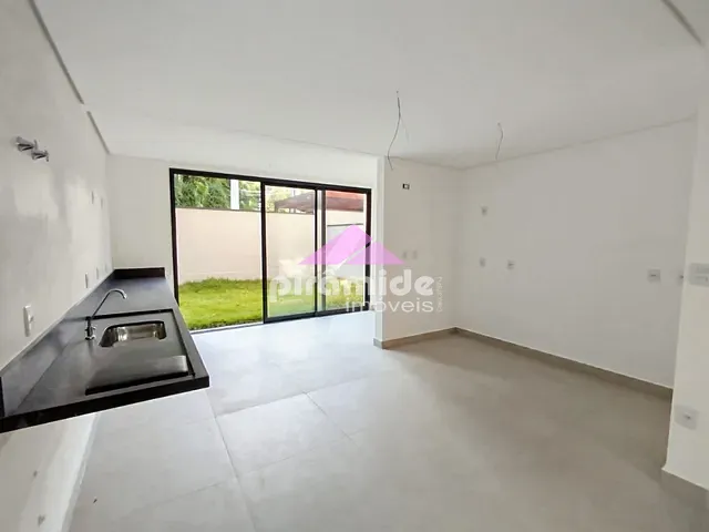 Casa com 110m² 3 quartos e 3 banheiros, à venda, no bairro Urbanova em São José dos Campos