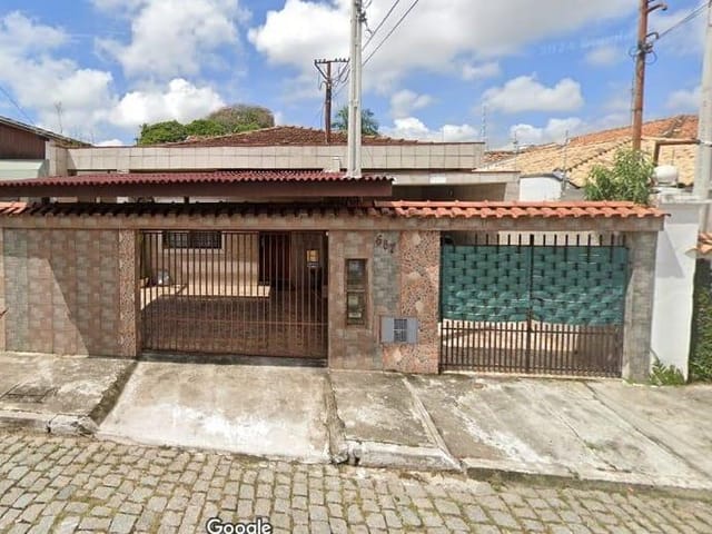 Casa com 377m² 4 quartos e 1 banheiro, à venda, no bairro Centro em Pindamonhangaba