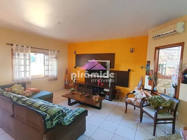 Casa com 260m² 3 quartos e 2 banheiros, à venda, no bairro Jardim Maria Cândida em Caçapava
