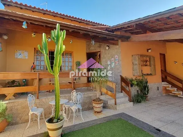 Casa com 260m² 3 quartos e 2 banheiros, à venda, no bairro Jardim Maria Cândida em Caçapava