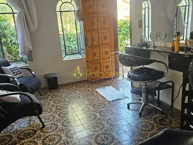 Casa com 435m² 3 quartos e 2 banheiros, à venda, no bairro Chácara da Galega em Pindamonhangaba