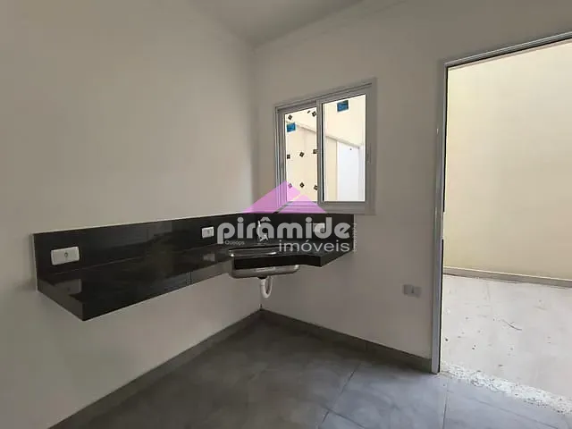 Casa com 72m² 2 quartos e 2 banheiros, à venda, no bairro Massaguaçu em Caraguatatuba