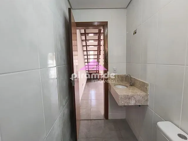 Casa com 72m² 2 quartos e 2 banheiros, à venda, no bairro Massaguaçu em Caraguatatuba