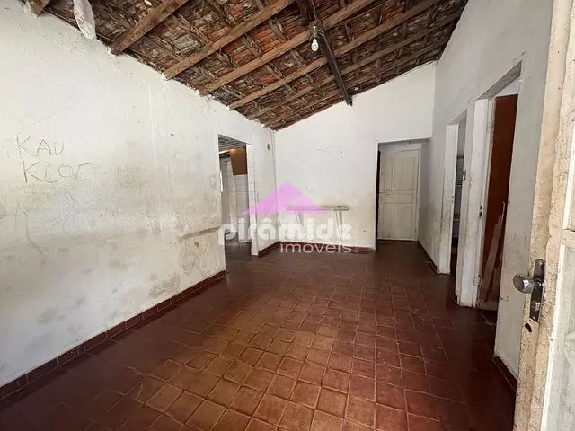 Casa com 300m² 2 quartos e 1 banheiro, à venda, no bairro Morro do Algodão em Caraguatatuba