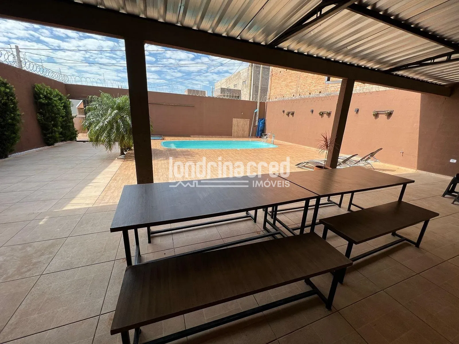 Casa, 1 quarto, 250 m² - Foto 1