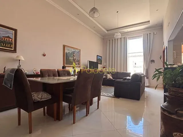 Casa com 176m² 2 quartos e 3 banheiros, à venda, no bairro Loteamento Flamboyant em Pindamonhangaba