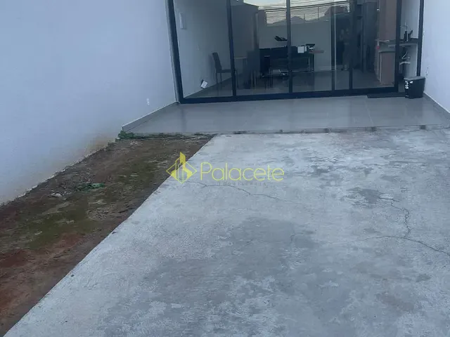 Casa com 125m² 2 quartos e 2 banheiros, à venda, no bairro Conjunto Habitacional Terra dos Ipês em Pindamonhangaba