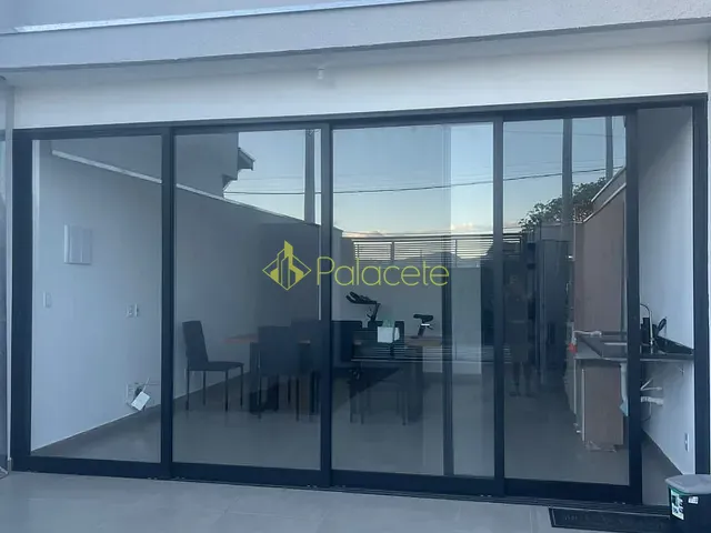 Casa com 125m² 2 quartos e 2 banheiros, à venda, no bairro Conjunto Habitacional Terra dos Ipês em Pindamonhangaba