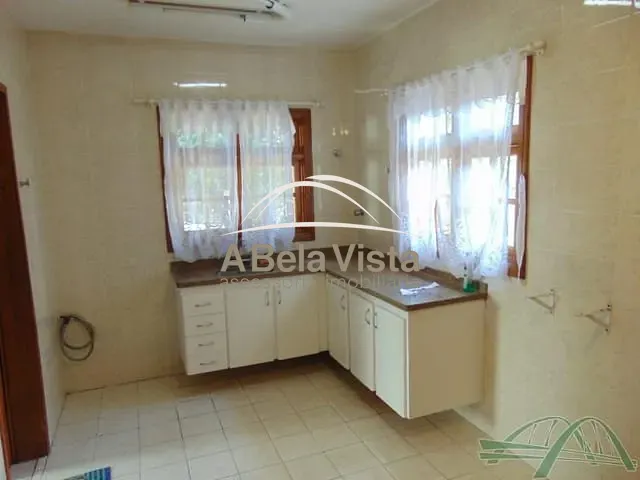 Casa 3 quartos e 2 banheiros, para alugar, no bairro Jardim Belizário em Cotia