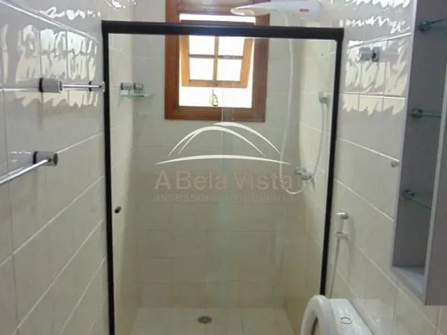 Casa 3 quartos e 2 banheiros, para alugar, no bairro Jardim Belizário em Cotia