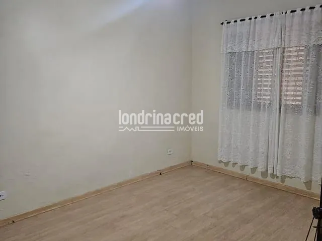Casa com 250m² 2 quartos e 2 banheiros, à venda, no bairro São Pedro em Londrina