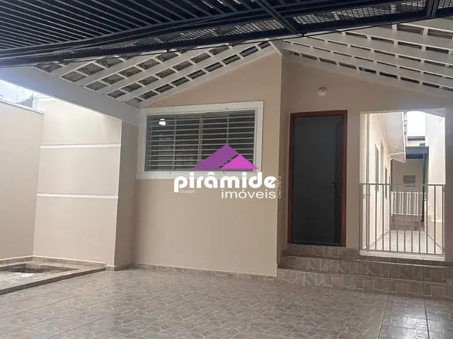 Casa com 175m², à venda, no bairro Loteamento Villa Branca em Jacareí