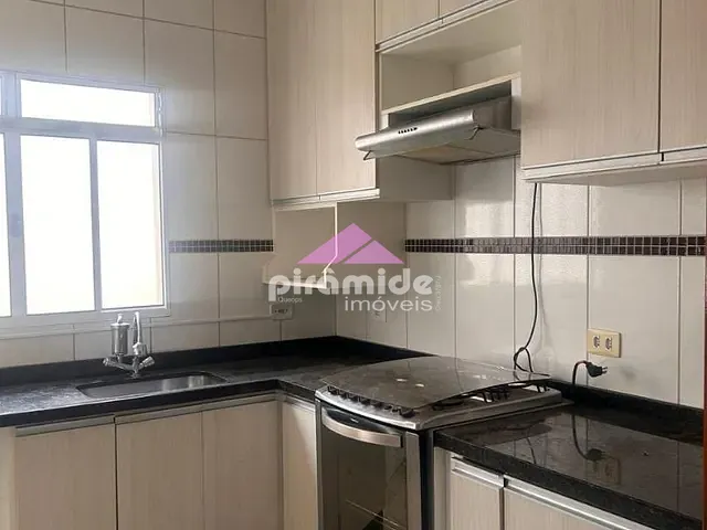 Casa com 175m², à venda, no bairro Loteamento Villa Branca em Jacareí