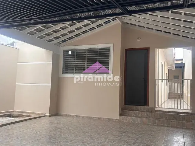 Casa com 175m², à venda, no bairro Loteamento Villa Branca em Jacareí