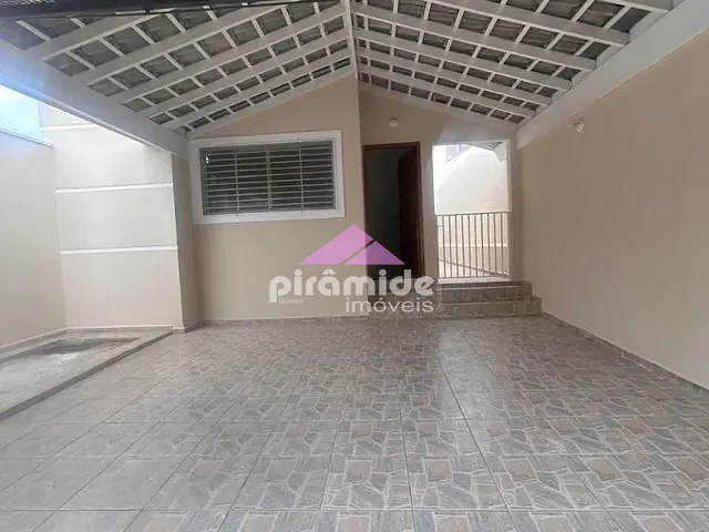 Casa com 175m², à venda, no bairro Loteamento Villa Branca em Jacareí