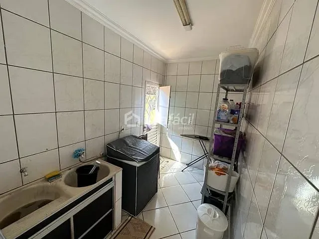 Casa com 720m² 4 quartos e 1 banheiro, à venda, no bairro Vila Nasser em Campo Grande