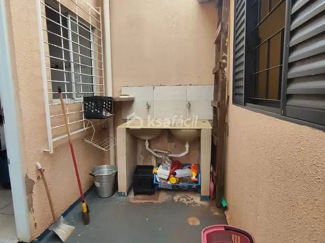 Casa com 1850m² 5 quartos e 2 banheiros, à venda, no bairro Vila Sargento Amaral em Campo Grande