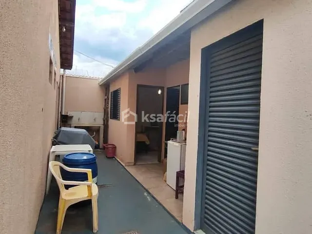 Casa com 1850m² 5 quartos e 2 banheiros, à venda, no bairro Vila Sargento Amaral em Campo Grande
