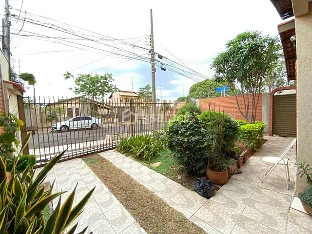 Casa com 520m² 4 quartos e 4 banheiros, à venda, no bairro Jardim Paulista em Campo Grande