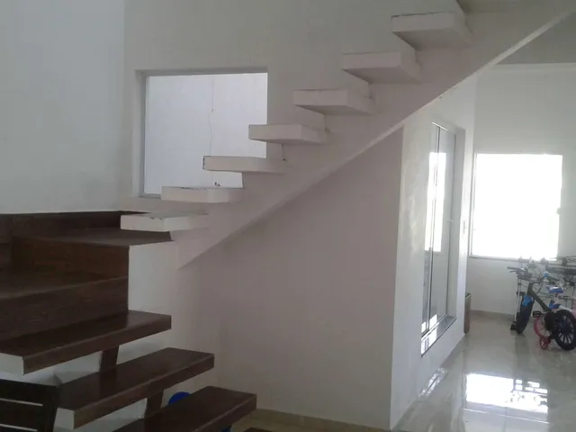 Casa com 200m² 3 quartos e 3 banheiros, à venda, no bairro Residencial Vila Romana em Pindamonhangaba