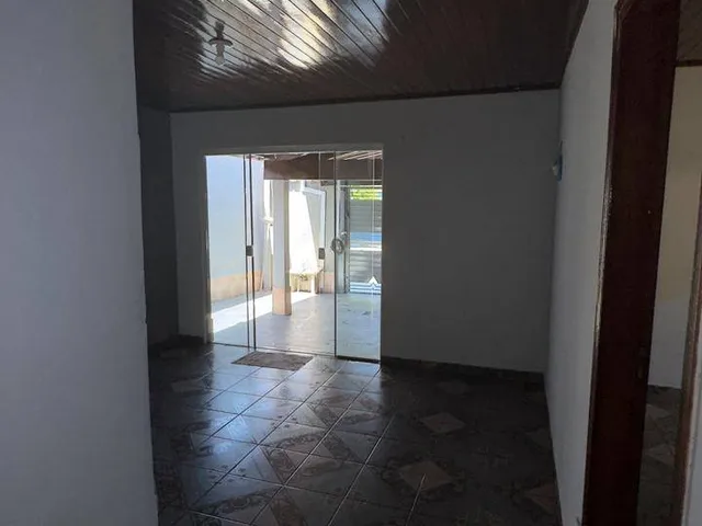 Casa com 250m² 2 quartos e 2 banheiros, à venda, no bairro Conjunto Residencial Araretama em Pindamonhangaba