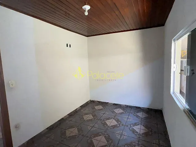 Casa com 250m² 2 quartos e 2 banheiros, à venda, no bairro Conjunto Residencial Araretama em Pindamonhangaba
